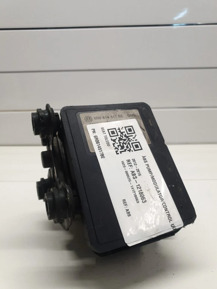BOMBA/modulador/unidad de control Seat Toledo 2012-2015 ABS 6R0614517BE Foto 2 de 3