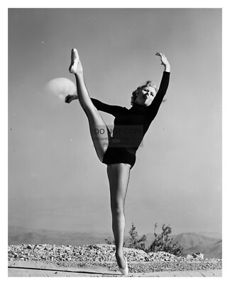 BALLERINA DANCER INFRONT OF NULEAR ATOMIC BOMB  MUSHROOM CLOUD TEST 8X10 PHOTO