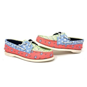 sperry and vineyard vines