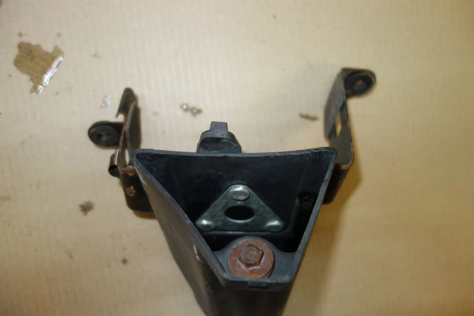 Suzuki GN 250 GN250 caja de herramientas panel carrocería marco Foto 4 de 4