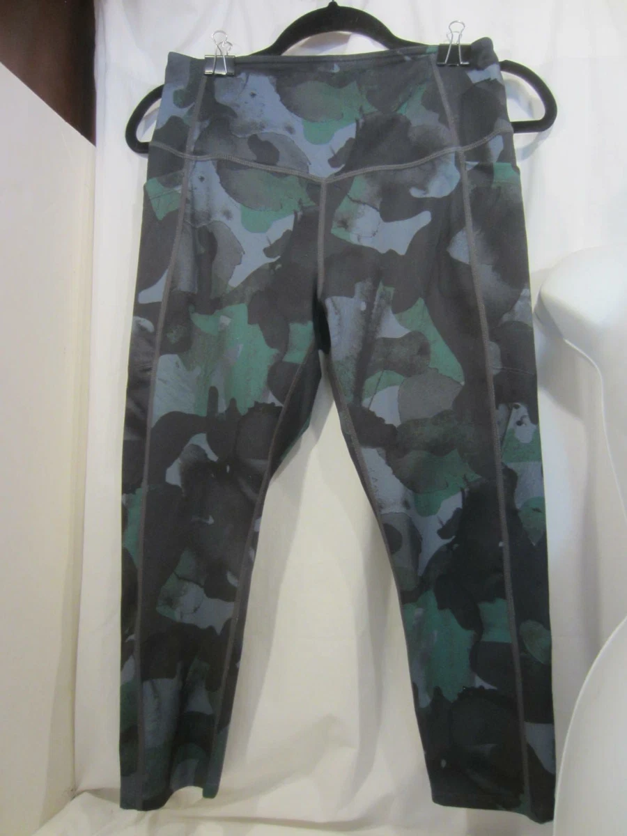 ZELLA black green camo gym leggings short pants WOMEN M