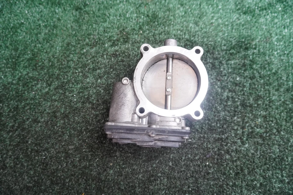 2012 2013 年福特野马 5L 发动机 TROTTLE 车身 原始设备制造商 84K 英里 AT4E9F991EL — 第 2/4 张图片