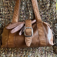 MIA MODA rich tan leather hand/shoulder bag in great condition inside& out.