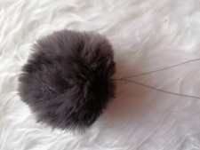 dunkelbraune Kaninchenfell Bommel, Mützen Bommel ca. 3, 5 cm 