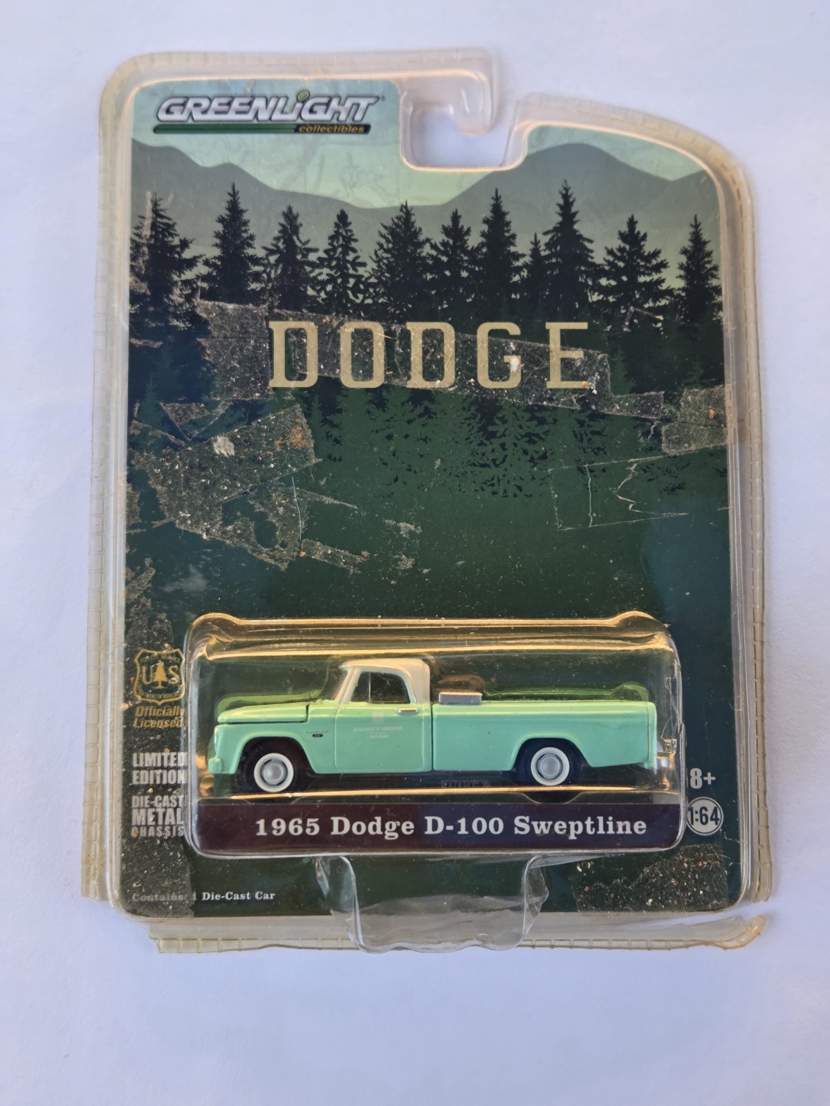 Greenlight Dodge D-100 Pick-up Sweptline 1965 1:64 29836