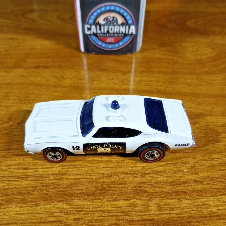 Hot Wheels Flying Colors Redline Olds 442 Police Cruiser White Hong Kong HK 1976 - Image 2 of 4