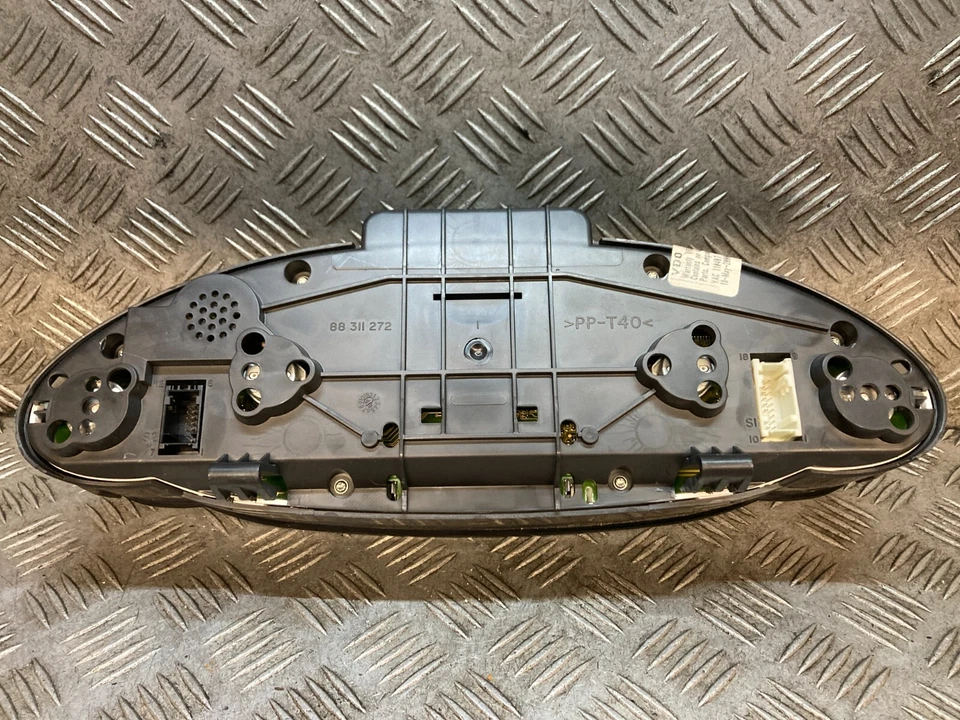 ROVER 75 CONNOISSEUR 2000 4 DR SALOON 2.5 PETROL SPEEDO METER 88311272 - Image 2 of 3