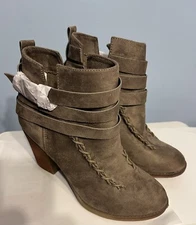 Not Rated Women’s Brown Ankle Heel Booties Size 8.5