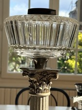 ANCIENNE GRANDE LAMPE A PETROLE COLONNE CORINTHIENNE BRONZE ET CRISTAL OIL LAMP