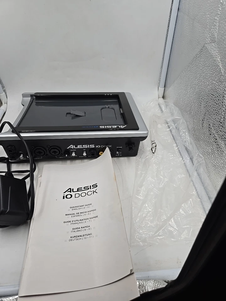 Alesis iO Dock Pro Audio Docking Station for iPad MIDI & Video Touch Screen  - Image 4 of 4