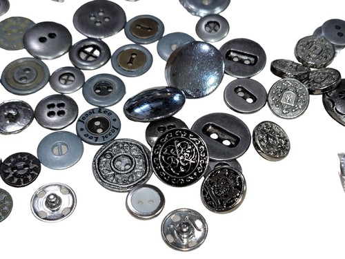 Vintage Lot Metal and Silver Tone Designer Pattern Plain Buttons - Picture 8 of 10