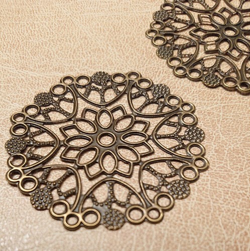 3 x Medium 5cm ANTIQUE BRONZE LARGE FILIGREE CIRCLES EMBELLISHMENTS Bendy Metal - Picture 3 of 6