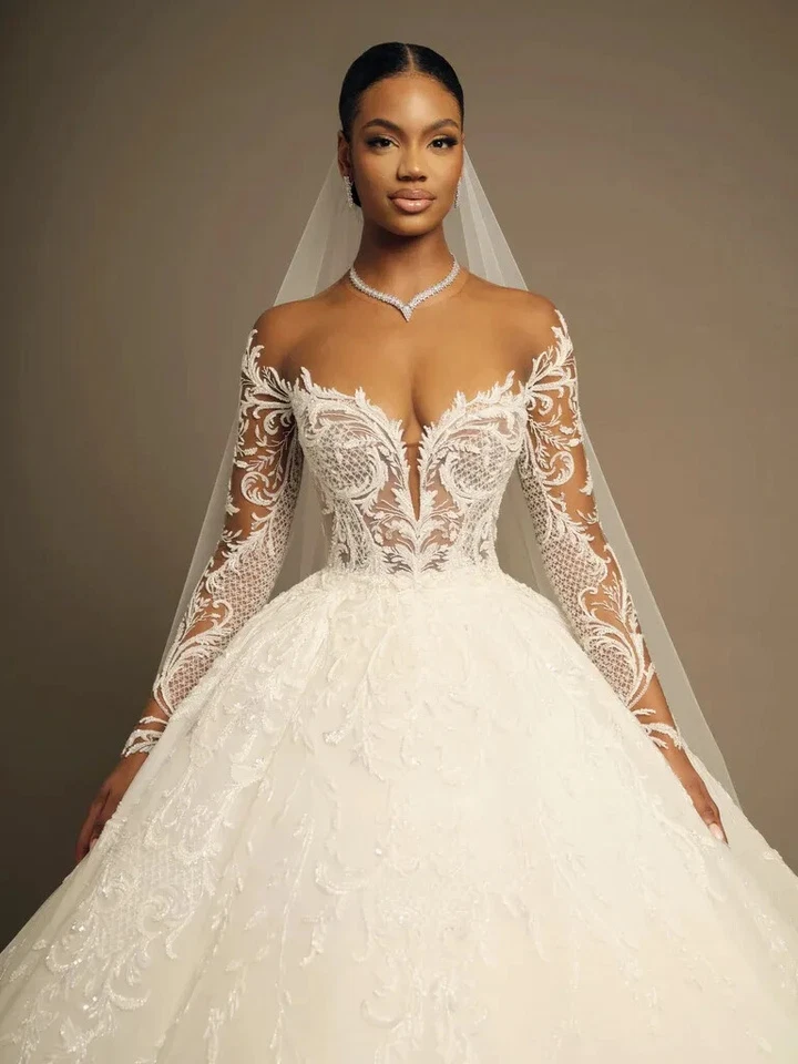 Luxury White Wedding Dresses Sweetheart Long Sleeved Satin Appliques Ball Gowns - Image 3 of 4