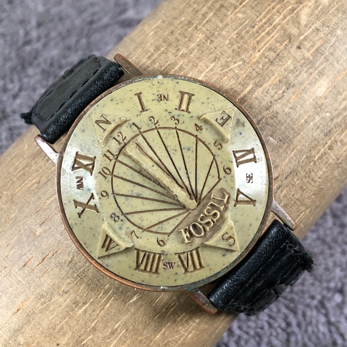Vintage Fossil Mens SD-7629 Sun Dial Classic Collectors