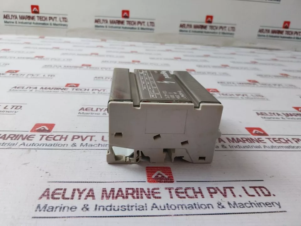 LEGRAND 048 86 Modular Distribution Block 500V - Image 2 of 4