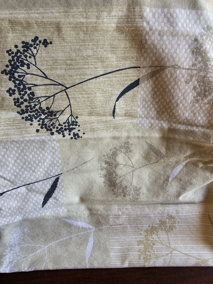 Juego de 2 fundas de almohada JCP Home Collection tamaño king florales verde claro blanco Foto 3 de 4