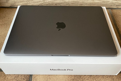 Apple MacBook Pro M1 13'' (2020) - Retina Display, Touch Bar, 256GB/8GB, Silber