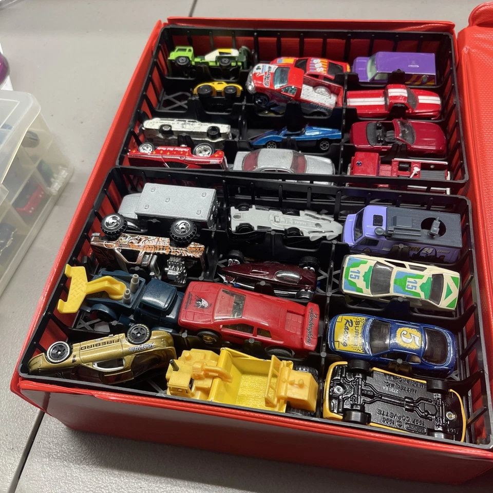 Mattel Matchbox Across America 50th bday  50 Car Carry Case 2001 ToysRus + Cars - Image 2 of 4