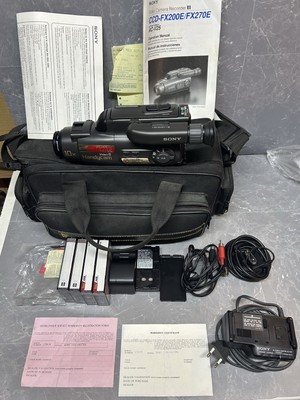 Sony CCD-FX270E Video8 Camcorder   Untested Vintage Sony Handycam Bundle
