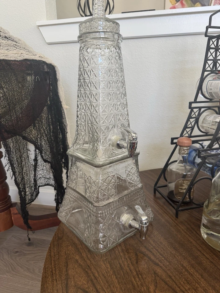 Eiffel Tower - Image 2 of 3