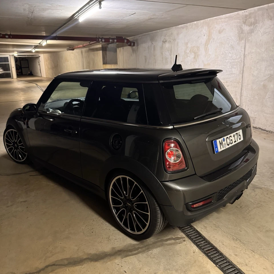 MINI Cooper | JCW 18” Kompletträder | Felgen | R113 Cross Spoke bicolor - Bild 4 von 4