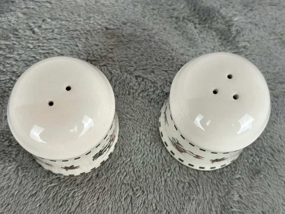 Salero y pimentero Disney Winnie the Pooh (borde de hojas y animales) Foto 4 de 4