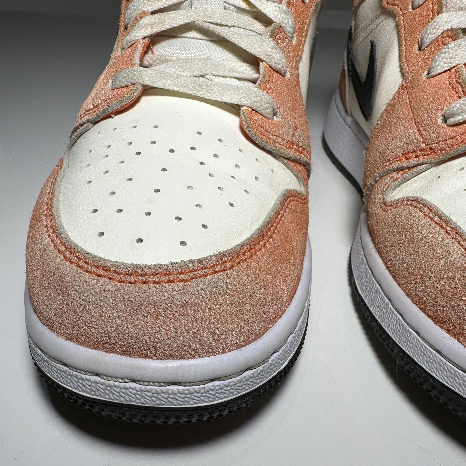 Boys Youth NIKE Air Jordan 1 Mid Orange Suede Sneakers Size 6Y #36662 thumbnail 10