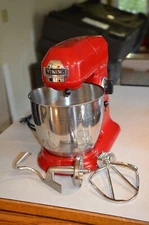 Viking Kitchen Stand Mixer, Red, Model VSM700 SERIES, in great working order
