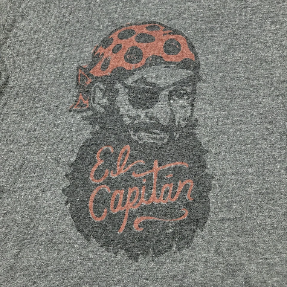 Camisa Fossil Para Hombre Gris Mediana El Capitán Pirate Gráfico Cuello Redondo Manga Corta Foto 2 de 4