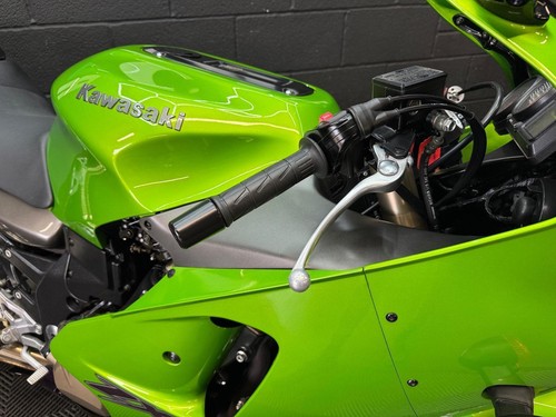 2001 Kawasaki ZX-12R - Picture 12 of 24