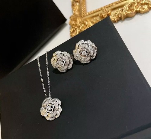 2023 New Arrival Women Girls Camellia Flower Crystal Stud Earrings Jewelry Gift - Picture 4 of 11