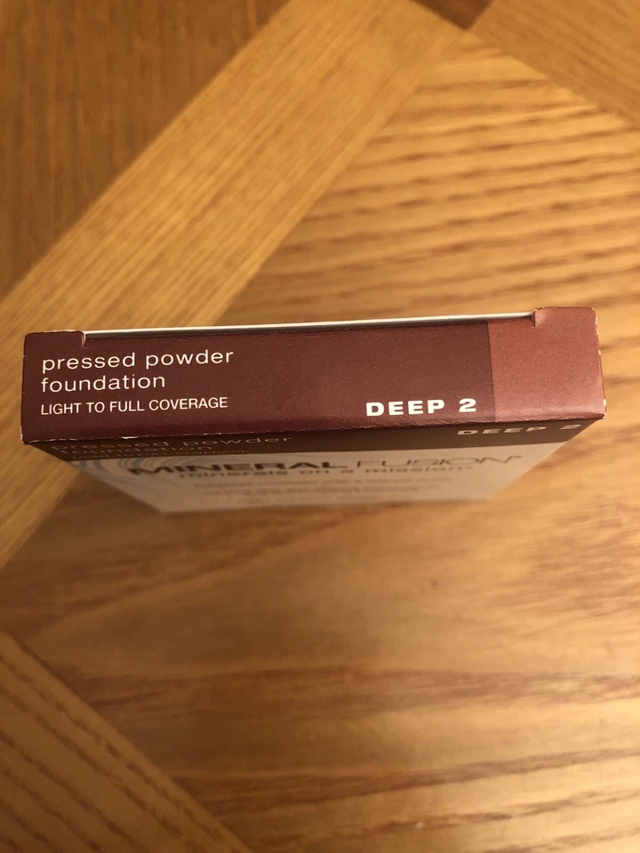 Base en polvo prensada Mineral Fusion Color Deep 2 tamaño completo 0,32 oz Mf1009 Foto 2 de 3