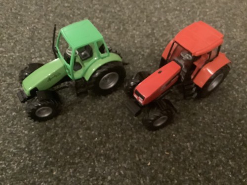 Siku Vintage Pair Of Tractors, Die cast Red And Green, 2006 - Picture 1 of 2