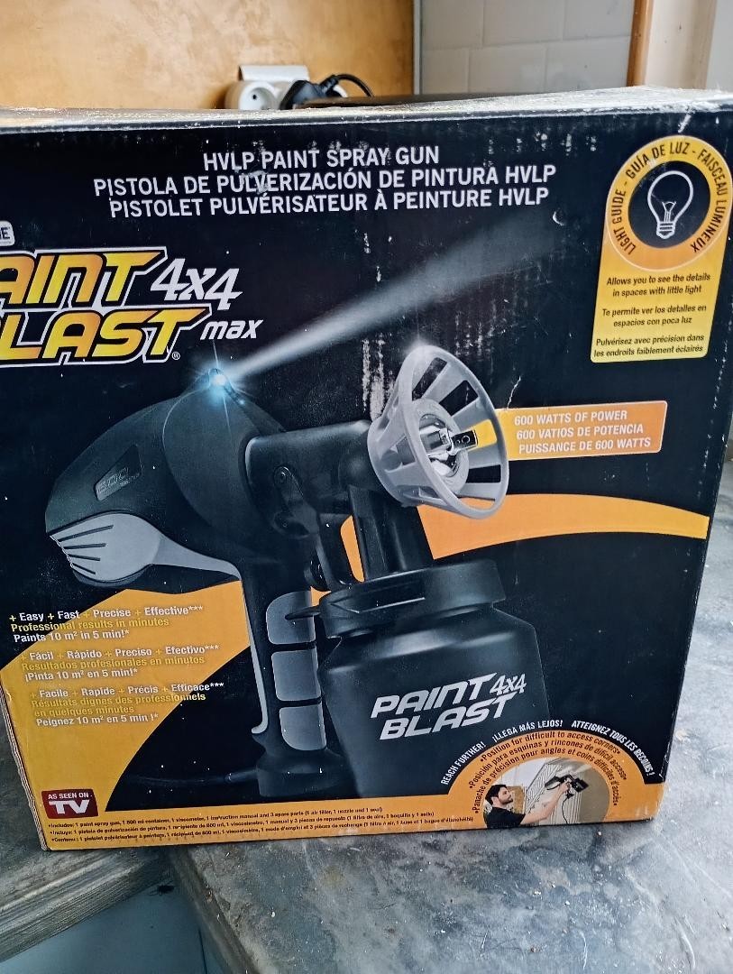 Pistolet à peinture 600W Paint Blast Max avec réservoir amovible de 800ml