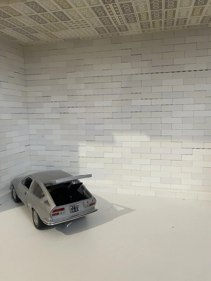 1:24 Modellino Auto centenario Alfa Romeo Alfetta GT 1.8 del 1974 colore argento - Immagine 3 di 4