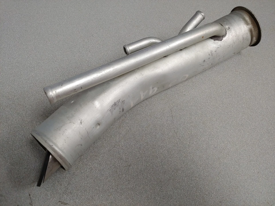 BONITO CUELLO DE LLENADO DE COMBUSTIBLE ORIGINAL USADO ORIGINAL PORSCHE 924 944 1980-85 Foto 4 de 4