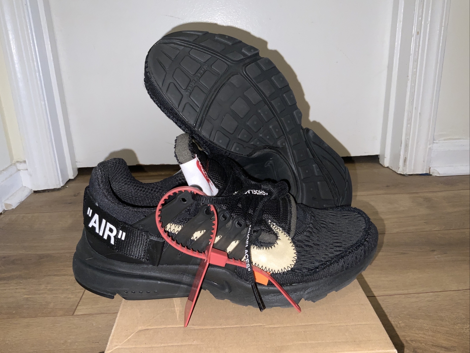 OFF WHITE X NIKE Taglia 7 Nike Air Presto x bianco sporco basso ""Nero"". AA3830 002. U