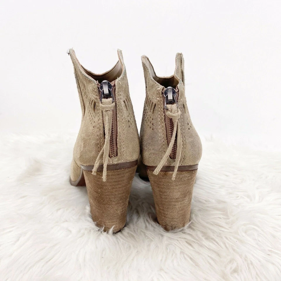 Botines Vince Camuto 8 M Mujer Beige Gamuza Perforado Tacón Graso Foto 4 de 4
