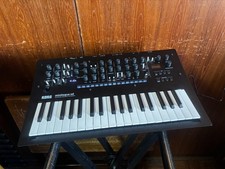 korg minilogue xd 4-voice Analog Synthesizer w/ bag
