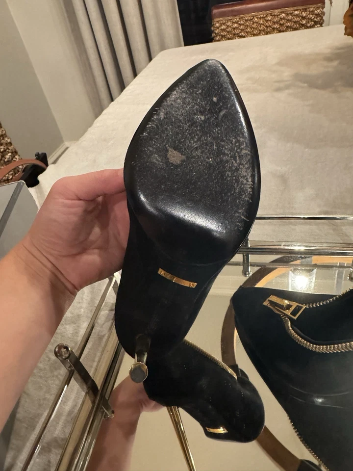 Tacones de gamuza negros Tom Ford con detalle de cremallera delantera Foto 3 de 4