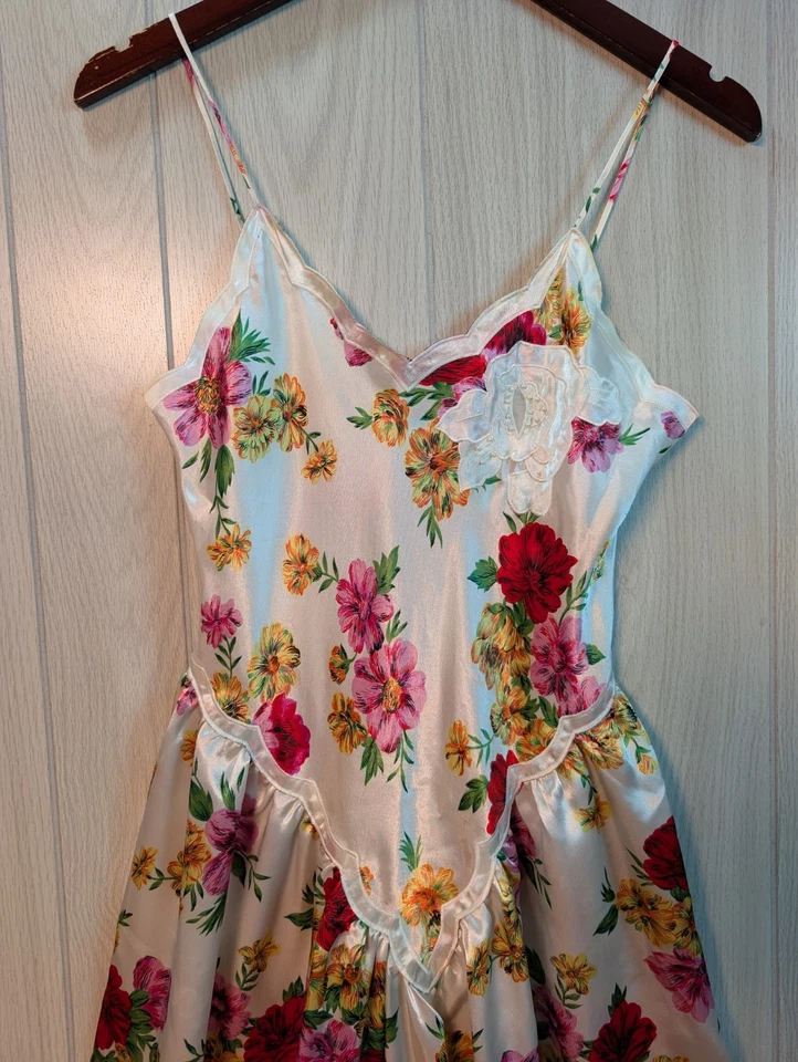 Victoria's Secret Gold Label Vintage Slip Cami Dress Cream Floral Nightie Size S - Image 2 of 4