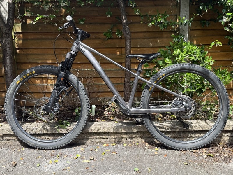 Giant STP 26 Mountain Bike Good Condition / Tubeless Upgraded