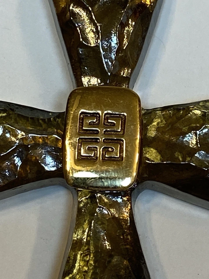 Givenchy Cross 1980's Vintage Gold Metal Necklace Pendant Amber Gripoix Glass - Image 4 of 4
