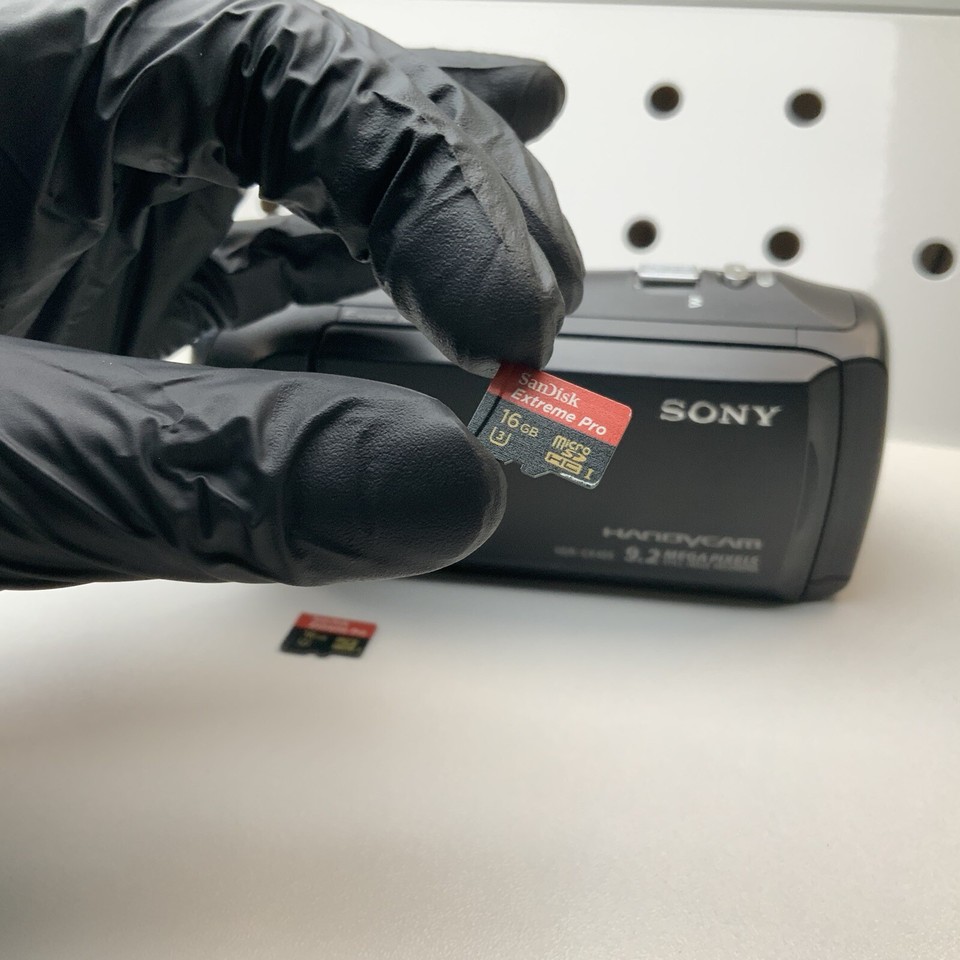 Sony Handycam HDRCX405 Camcorder Exmor W/ Battery & SD Cards