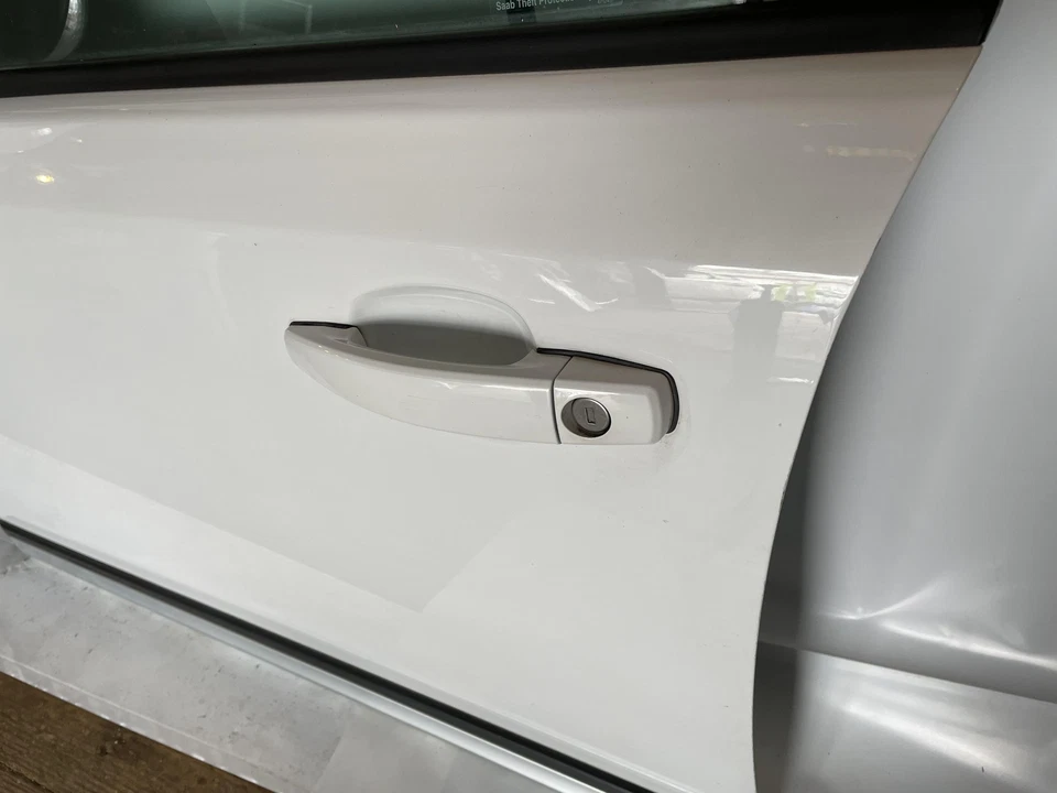 Conjunto de puerta delantera SAAB 9-3 93X XWD 10-12 5D LH pintura 306 blanco ártico Foto 2 de 4