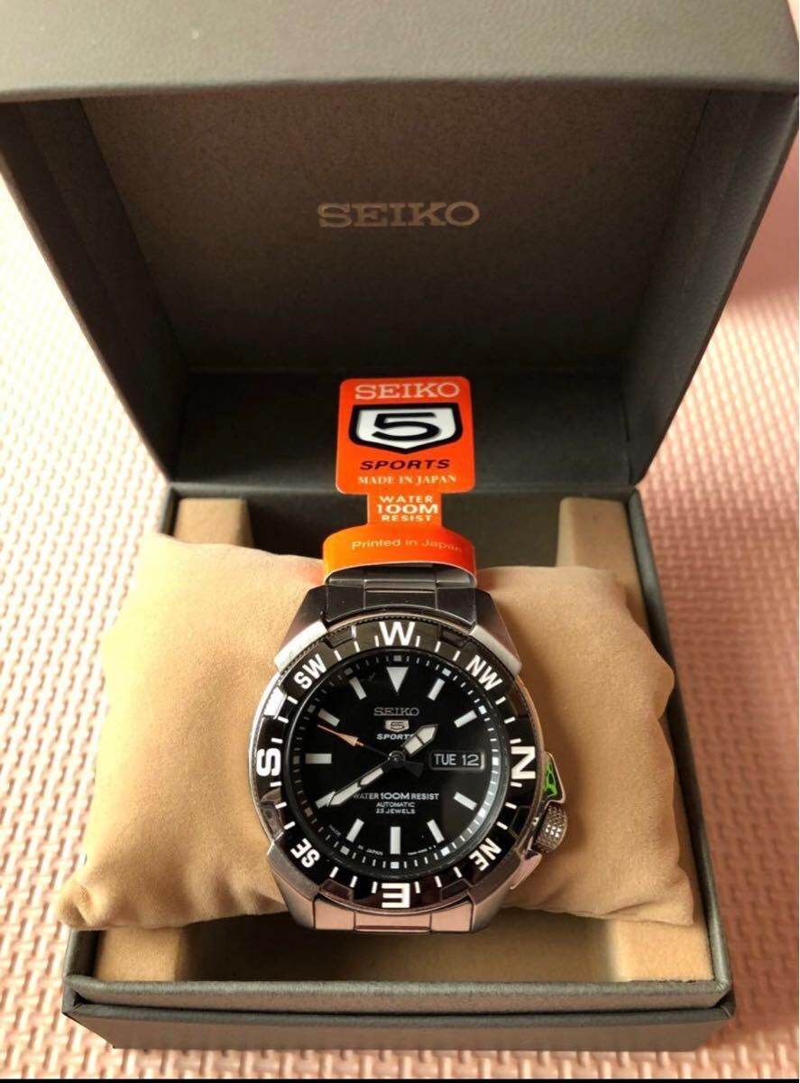 Seiko 5 Sports 7S36-02P0 Stainless Steel Day Date 23 Jewels