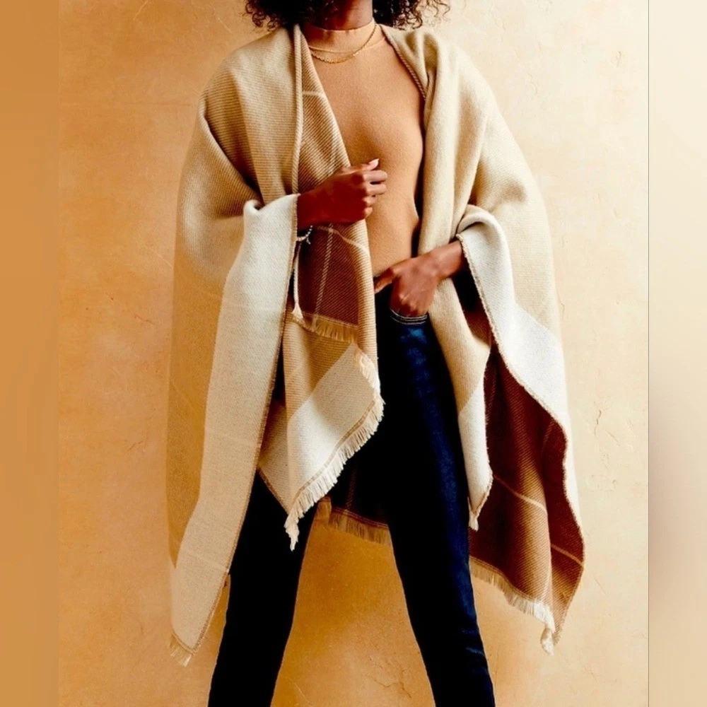 Banana Republic Fringe Trim Poncho Tan Beige Plaid One Size NWT Boho Fall