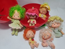 Vintage 1980s Strawberry Shortcake Carrying Case with 6 dolls