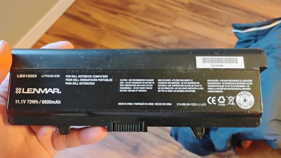 Batería de iones de litio Lenmar 11.1v 73Wh/6600mAh para computadoras portátiles Dell Foto 2 de 2