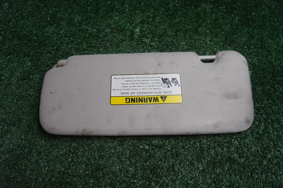 2020 2021 2022 HYUNDAI SONATA PASSENGER SIDE RH Sun Visor OEM 1 Peice 6837718 - Image 4 of 4